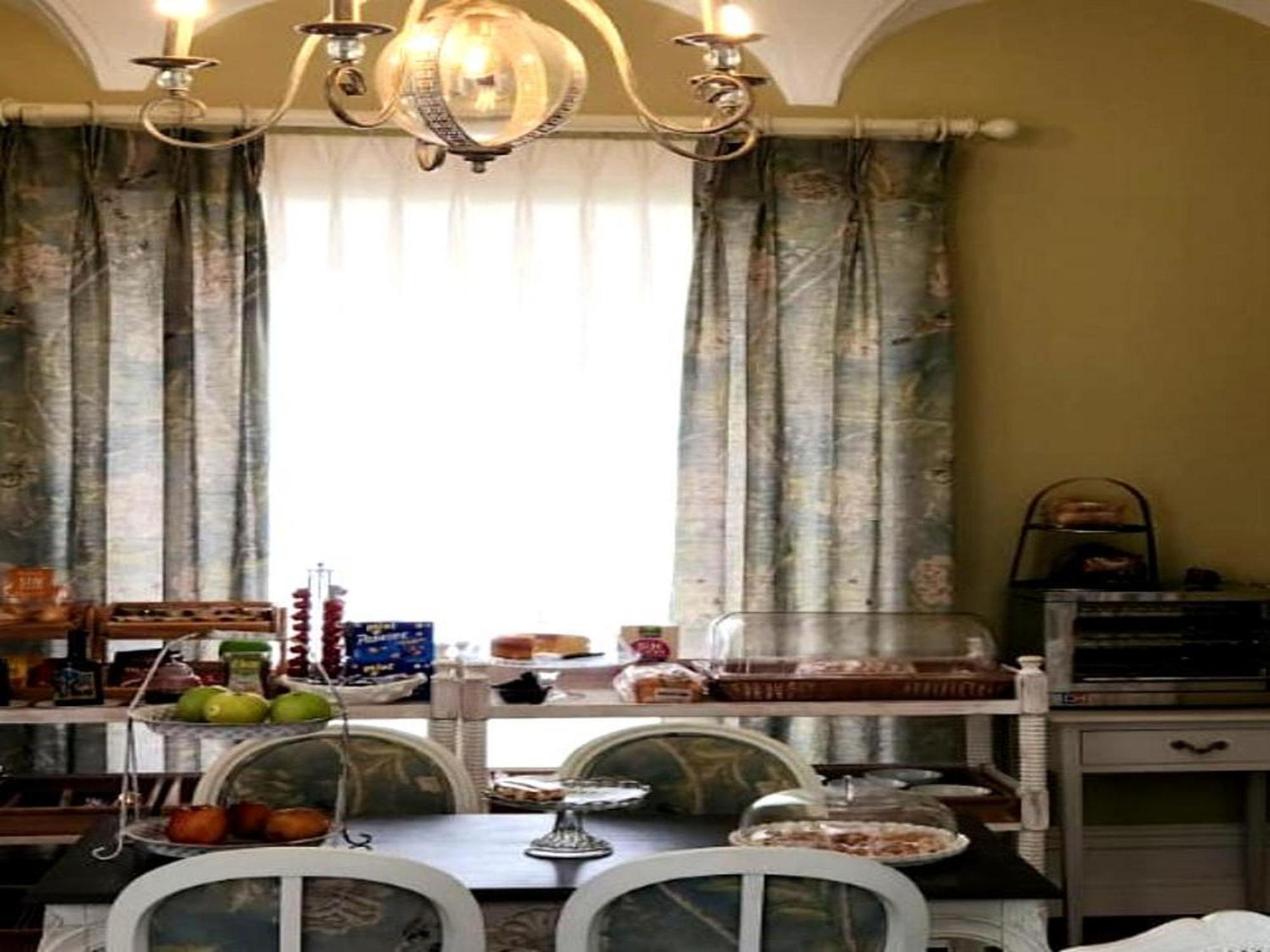 Hotel Boutique Iulia 5 Estrellas Medina de las Torres Ngoại thất bức ảnh